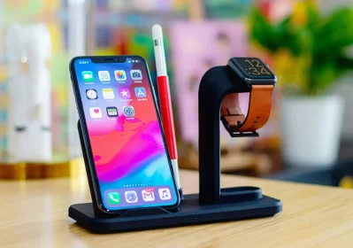 实探上海特斯拉工厂：Model Y即将投产，每周200名应聘者涌入